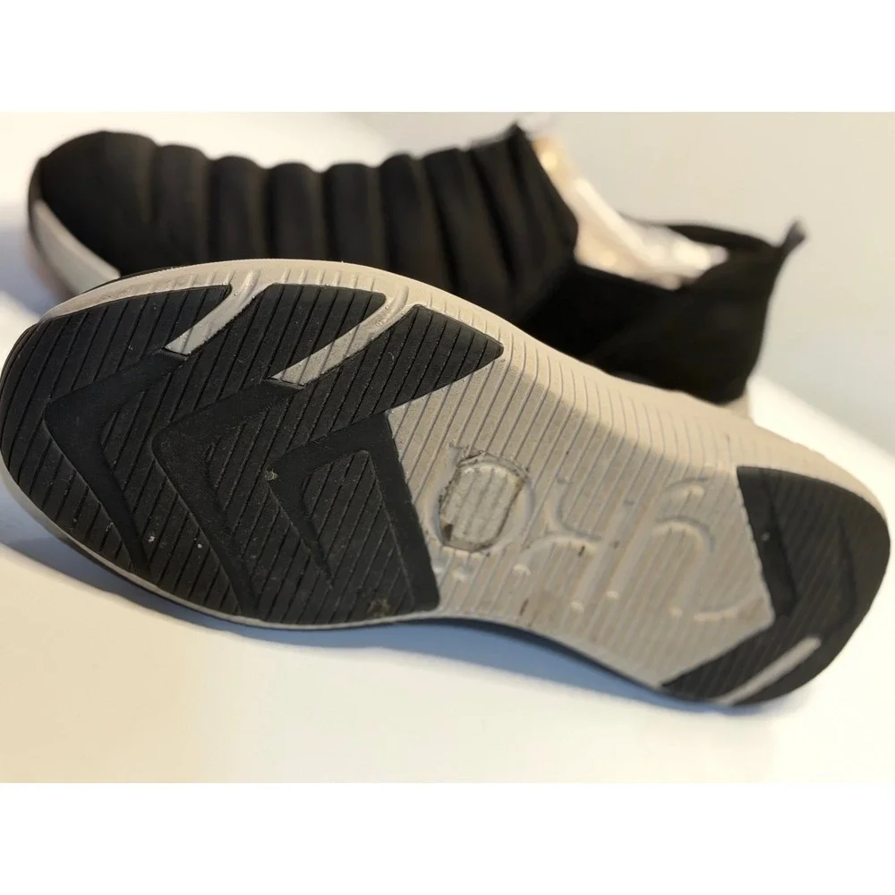 Ryka Slip-On Sneakers Pursuit Quilted Black Comfort Walking Shoes 8.5 Womens